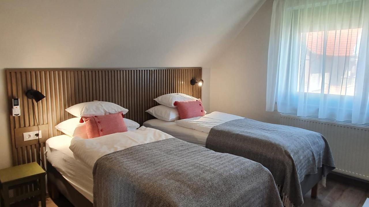 Relax Balaton Apartmanok Balatonfüred Exteriör bild