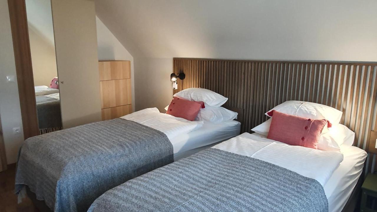 Relax Balaton Apartmanok Balatonfüred Exteriör bild