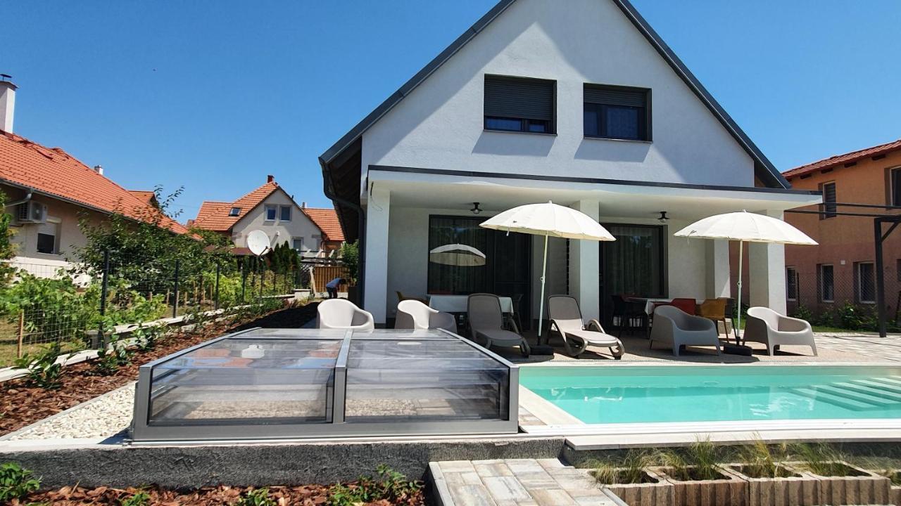 Relax Balaton Apartmanok Balatonfüred Exteriör bild