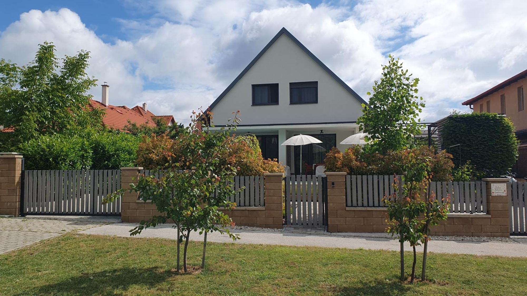 Relax Balaton Apartmanok Balatonfüred Exteriör bild