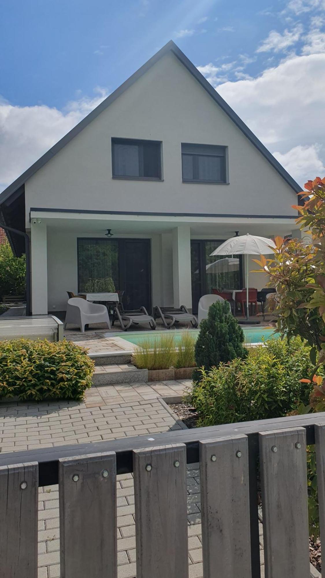 Relax Balaton Apartmanok Balatonfüred Exteriör bild